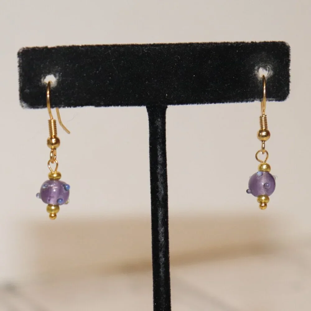 💜 NWOT Gold & Purple Glass Dangling Earrings – 1 1/8